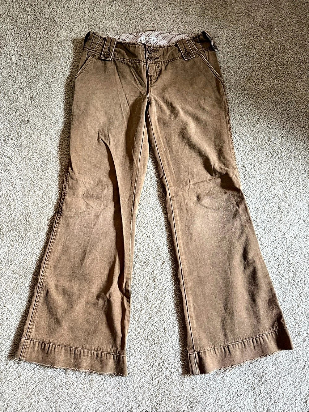 Abercrombie & Fitch Vintage Low Rise Flare Khaki Pants Brown Size 0